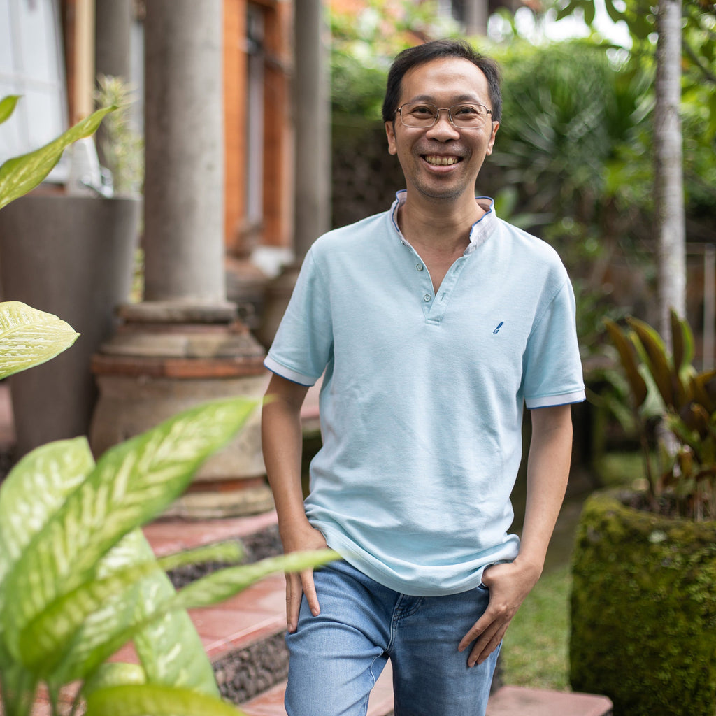 Sterling Silver Pendant Necklace with Labradorite Stone - Chic Iridescence