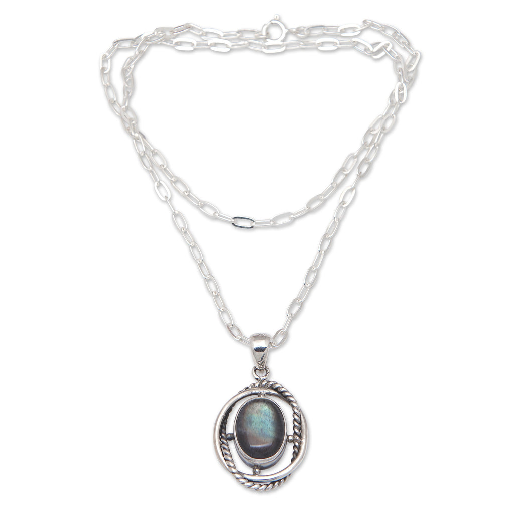Sterling Silver Pendant Necklace with Labradorite Stone - Chic Iridescence
