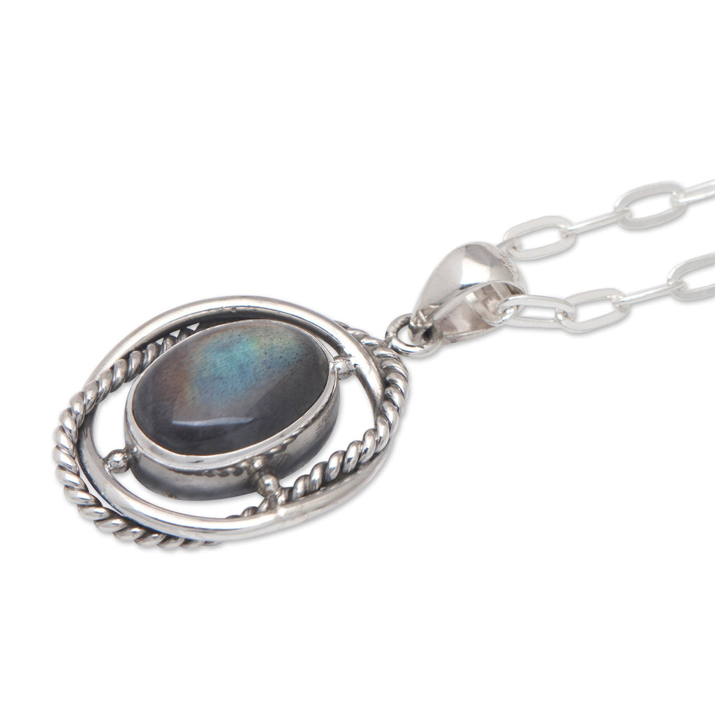 Sterling Silver Pendant Necklace with Labradorite Stone - Chic Iridescence